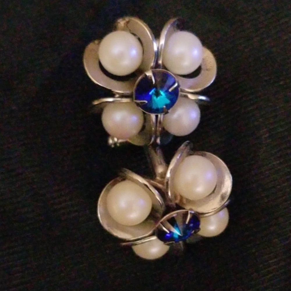 Cuff links